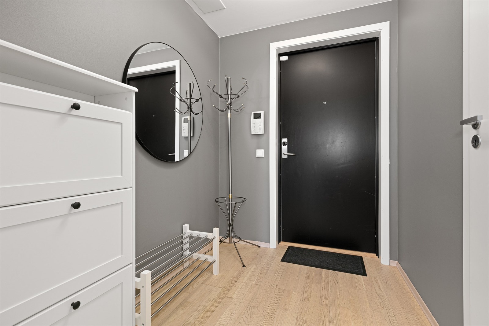 Entrè med dørcalling Galleribilde