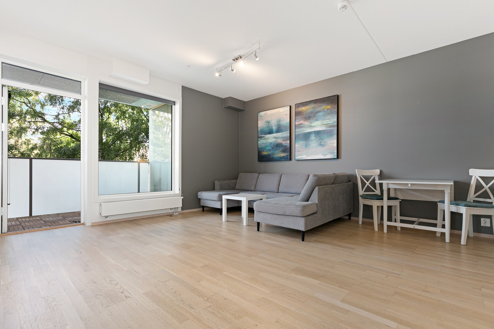 Bygget er oppført i 2017 og har et godt inneklima med balansert ventilasjon og vannbåren varme Galleribilde