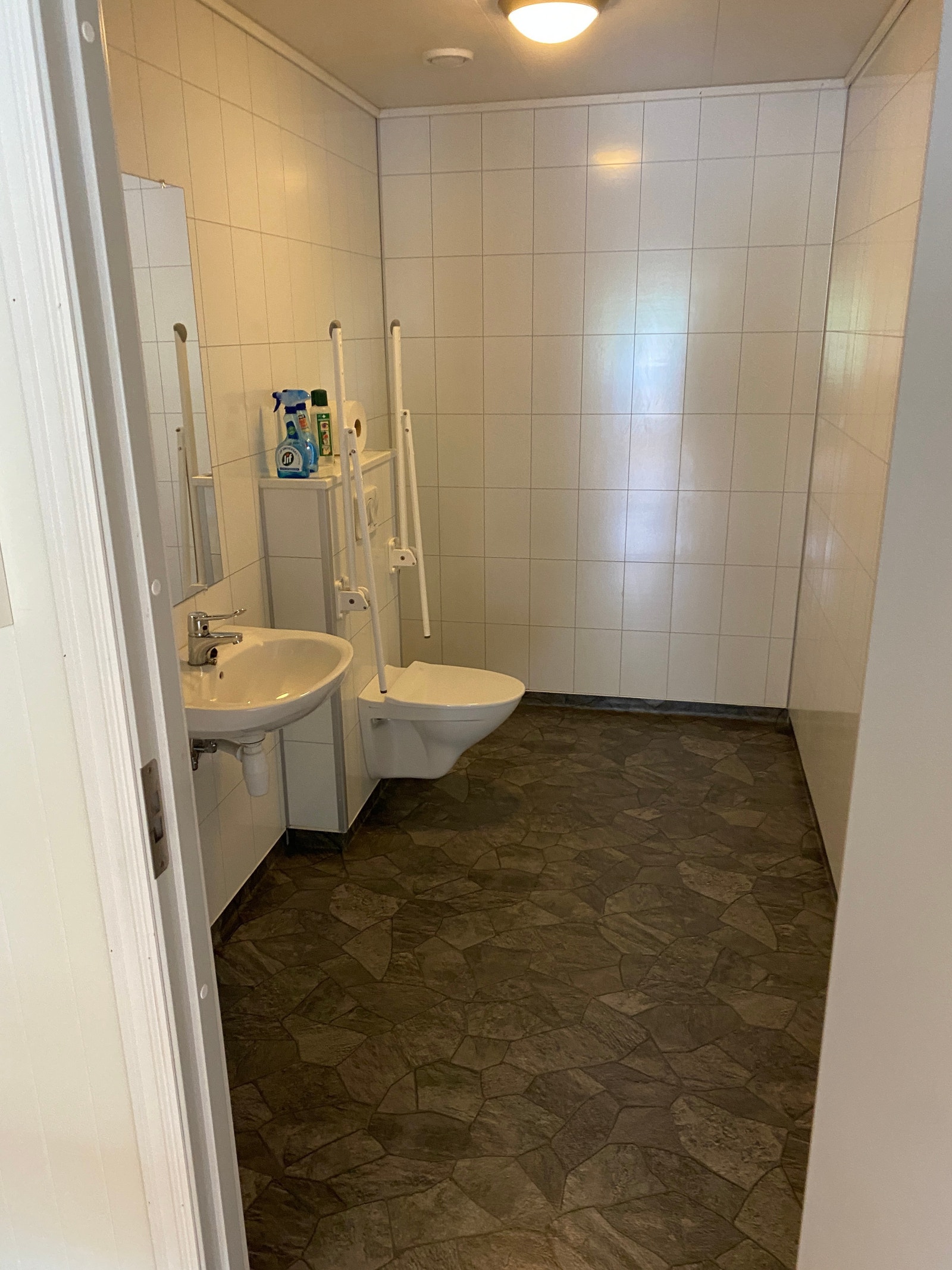 Bygg 1: toalett Galleribilde