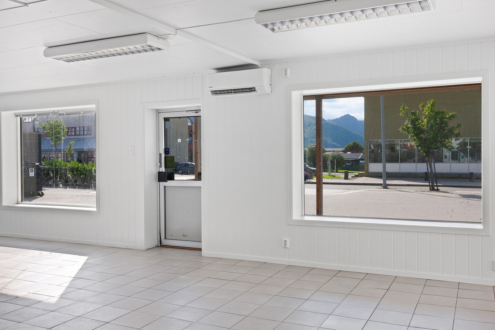 Perfekt beliggenhet midt i Myre sentrum Galleribilde