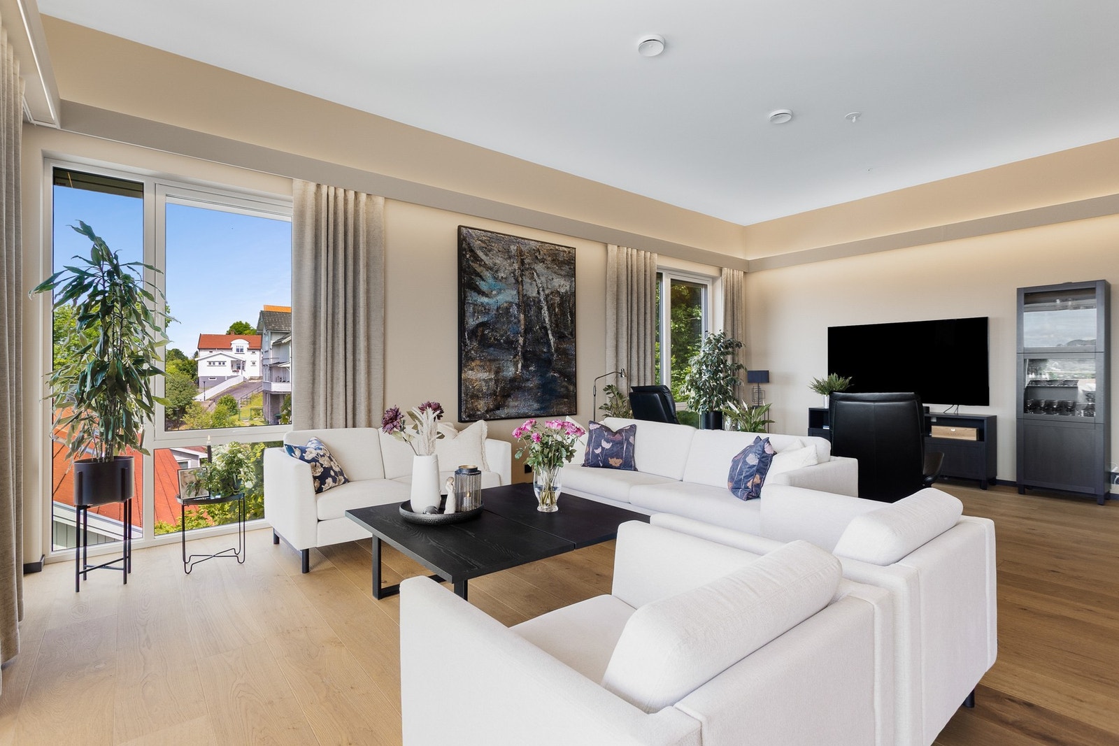 Det er god plass til å dele av ekstra soverom ved behov i leiligheten. Galleribilde