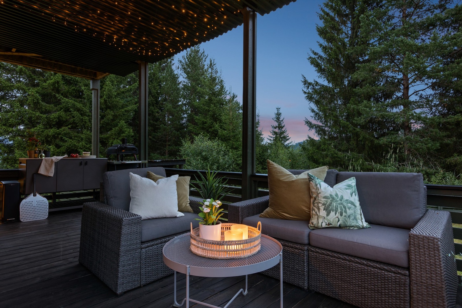 Nærheten til Jonsvatnet og naturen rundt gir en ro det er vanskelig å beskrive, men lett å trives i. Galleribilde