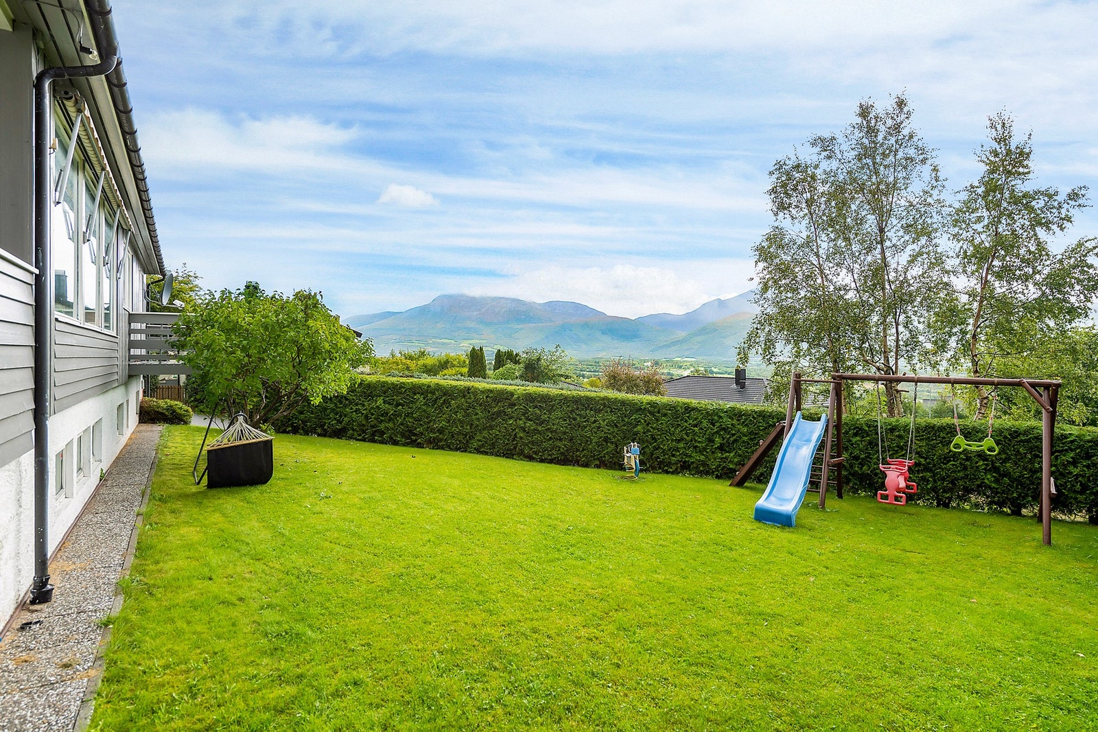 I hagen er det god plass til lek og morro for barna. Galleribilde