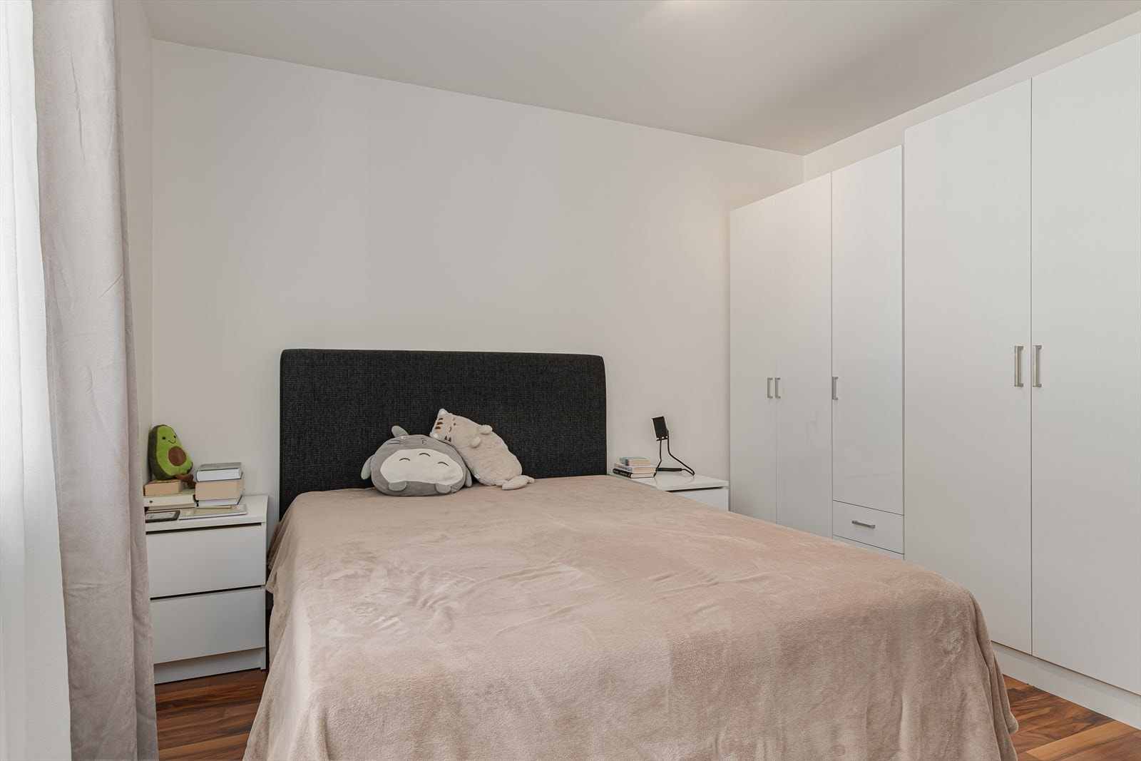 ... med god plass til skap og anna innreiing Galleribilde