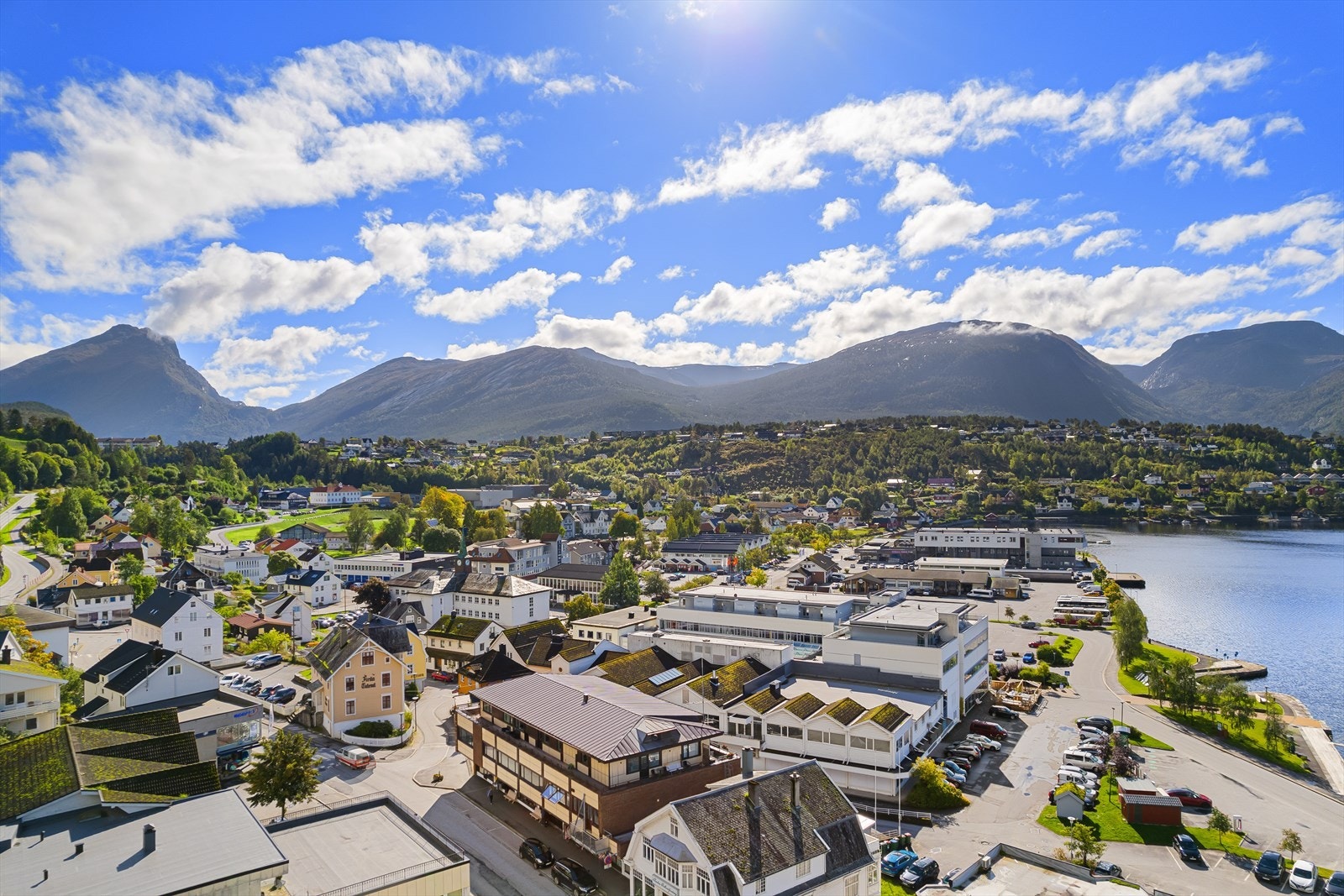 Leiligheita ligg sentralt... Galleribilde