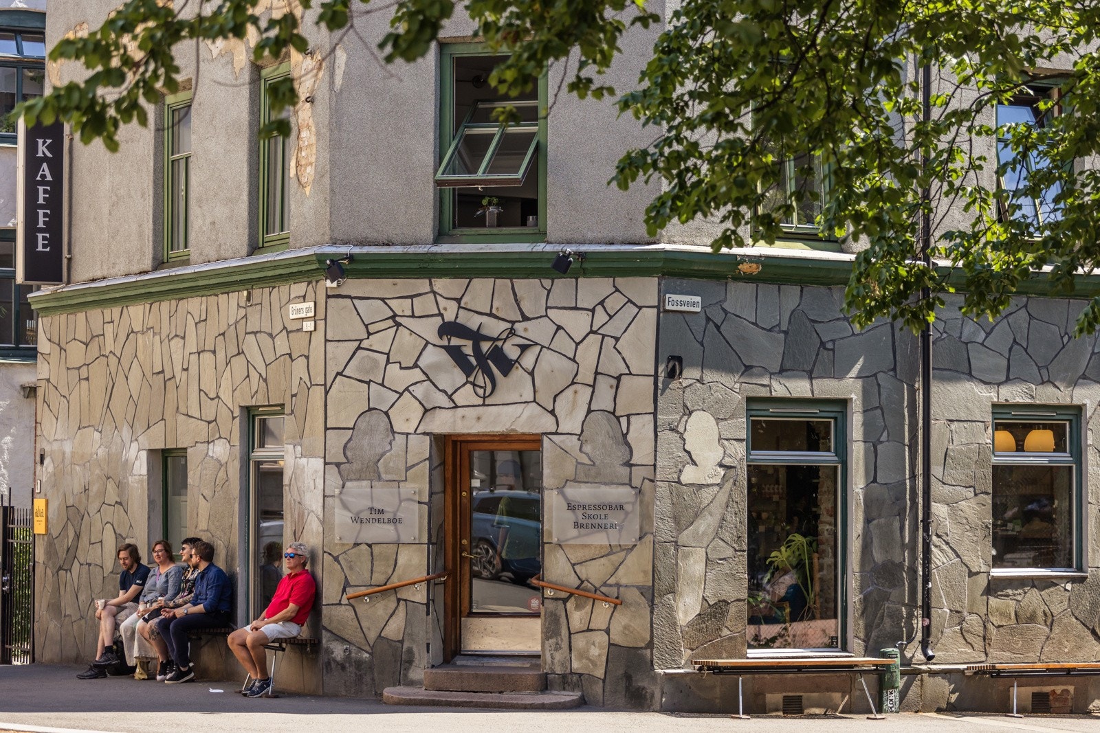Fortsetter du bort i samme gate, kun et kvartal unna, får du kanskje landets beste kaffekopp. Velkommen til Grunerløkka! Galleribilde