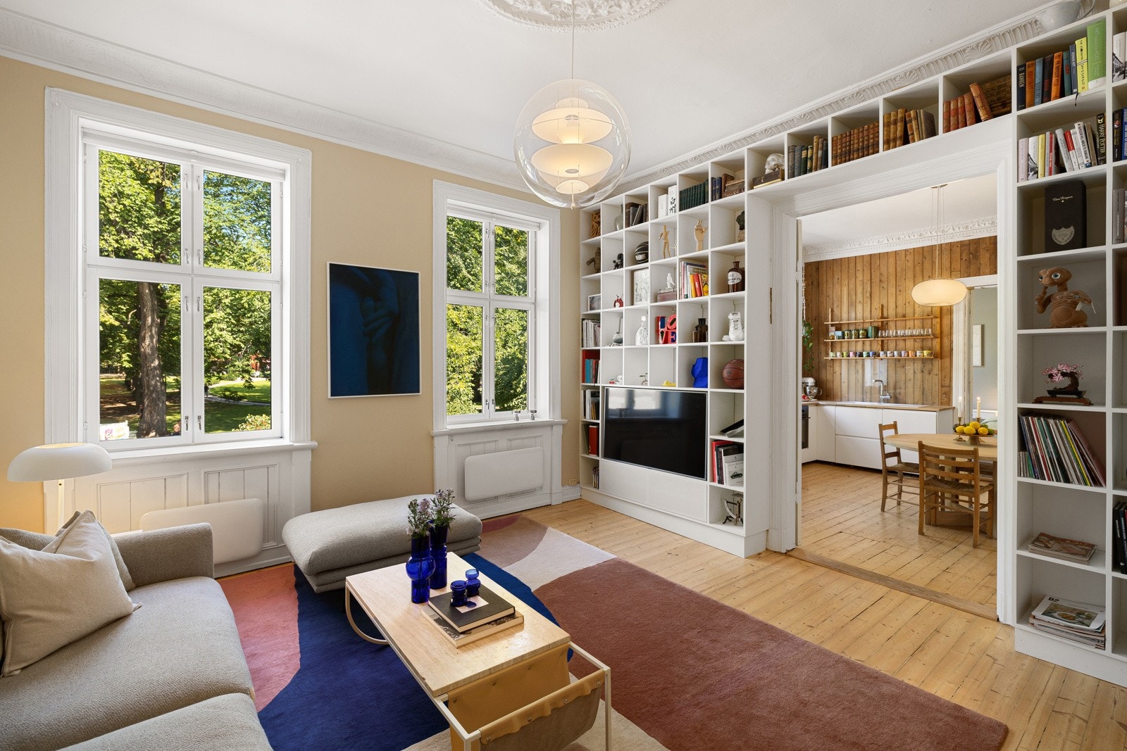 Velkommen til denne flotte, klassiske 3-roms leiligheten presentert av Anders Sveen (tlf. 91535914) Galleribilde