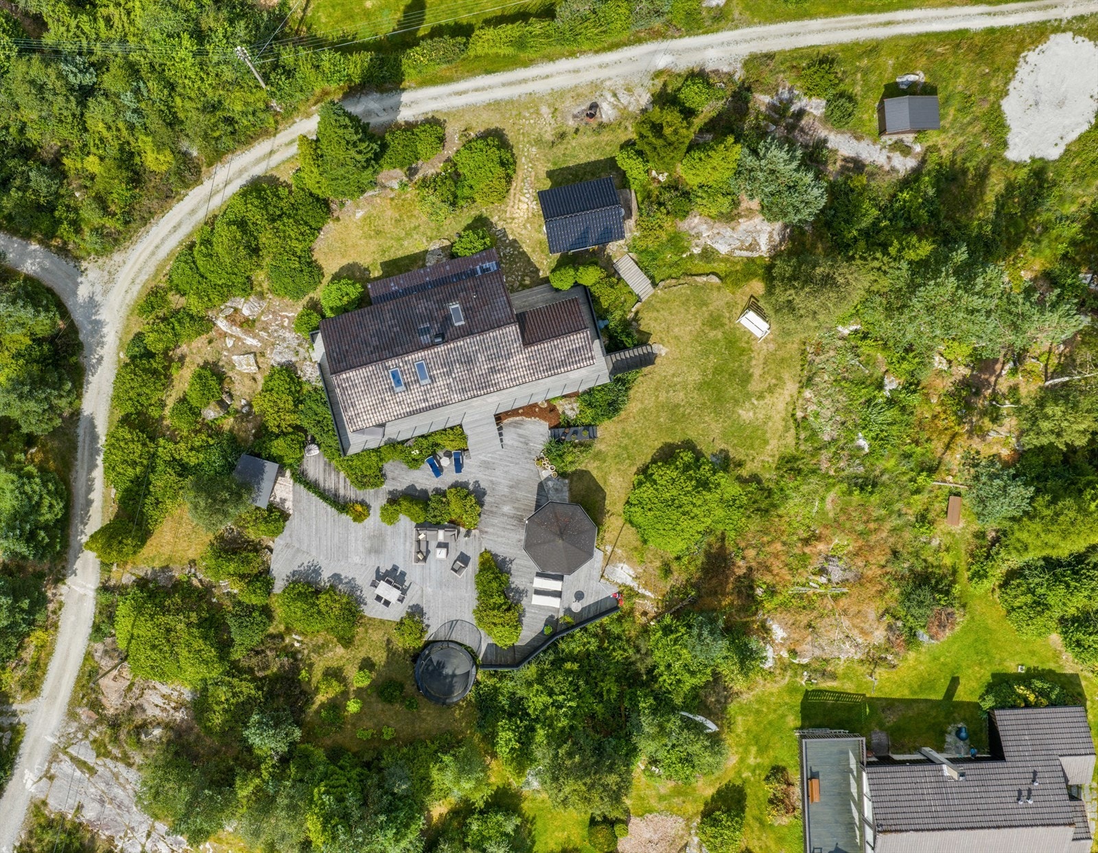 Usken er en perle i skjærgården, kjent for sin unike sjarm og bilfrie atmosfære Galleribilde