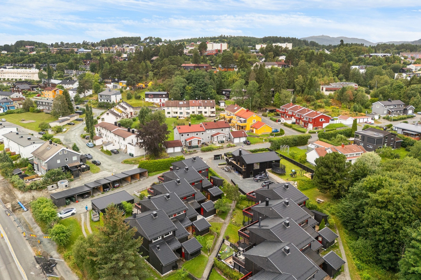 Kort vei til skog og mark, men likevel sentrumsnært. Galleribilde