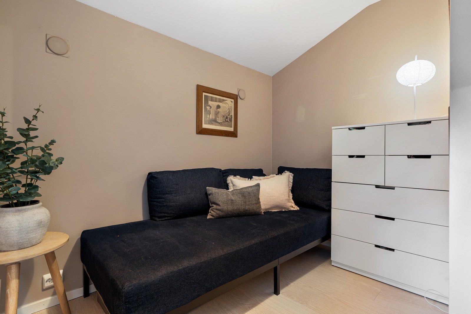 Rom på 6 kvm i tilknytning til inngangspartiet. Galleribilde