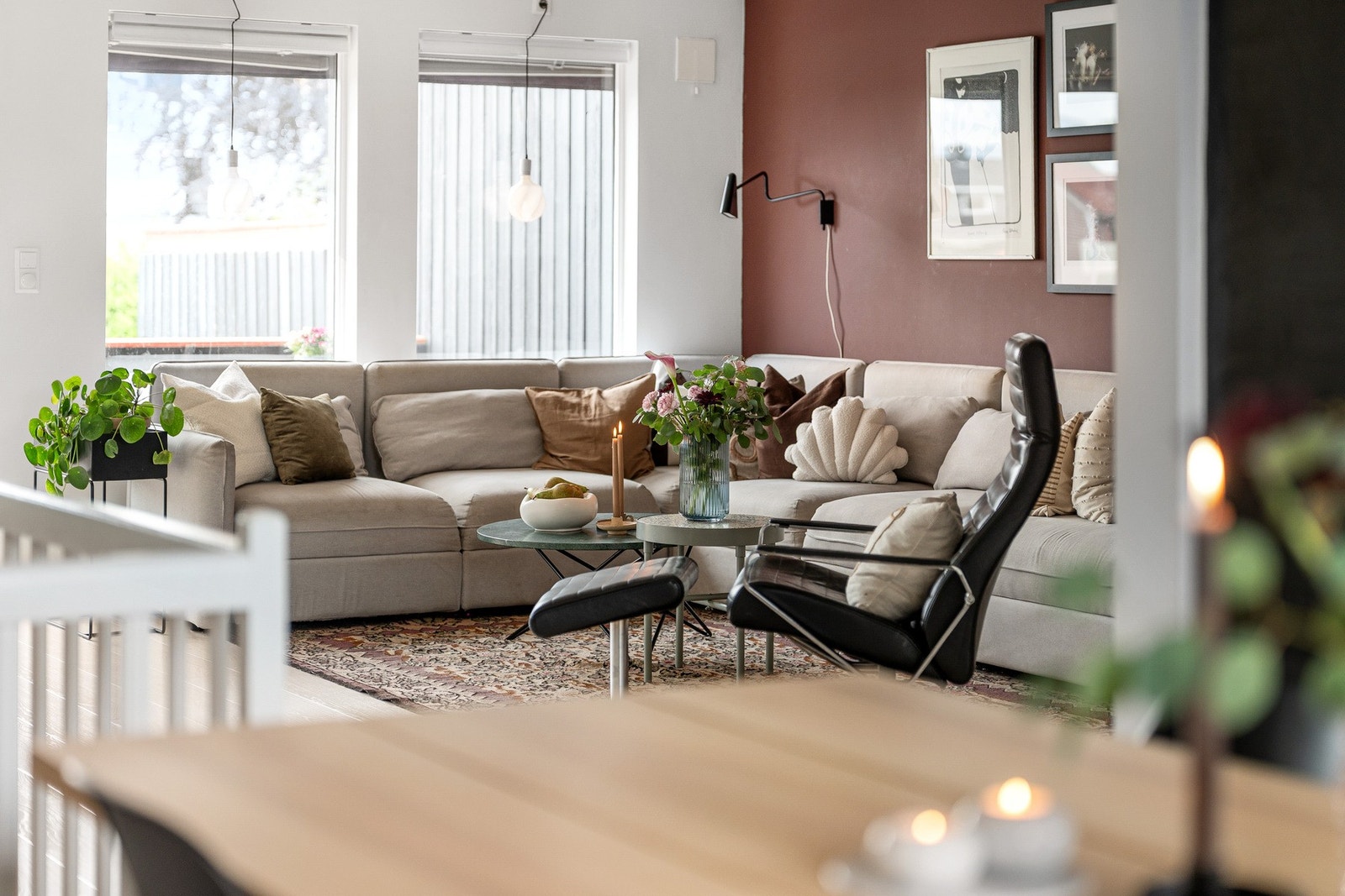 Boligen sogner til populær skolekrets, med Åsveien barneskole og Sverresborg ungdomsskole. Galleribilde