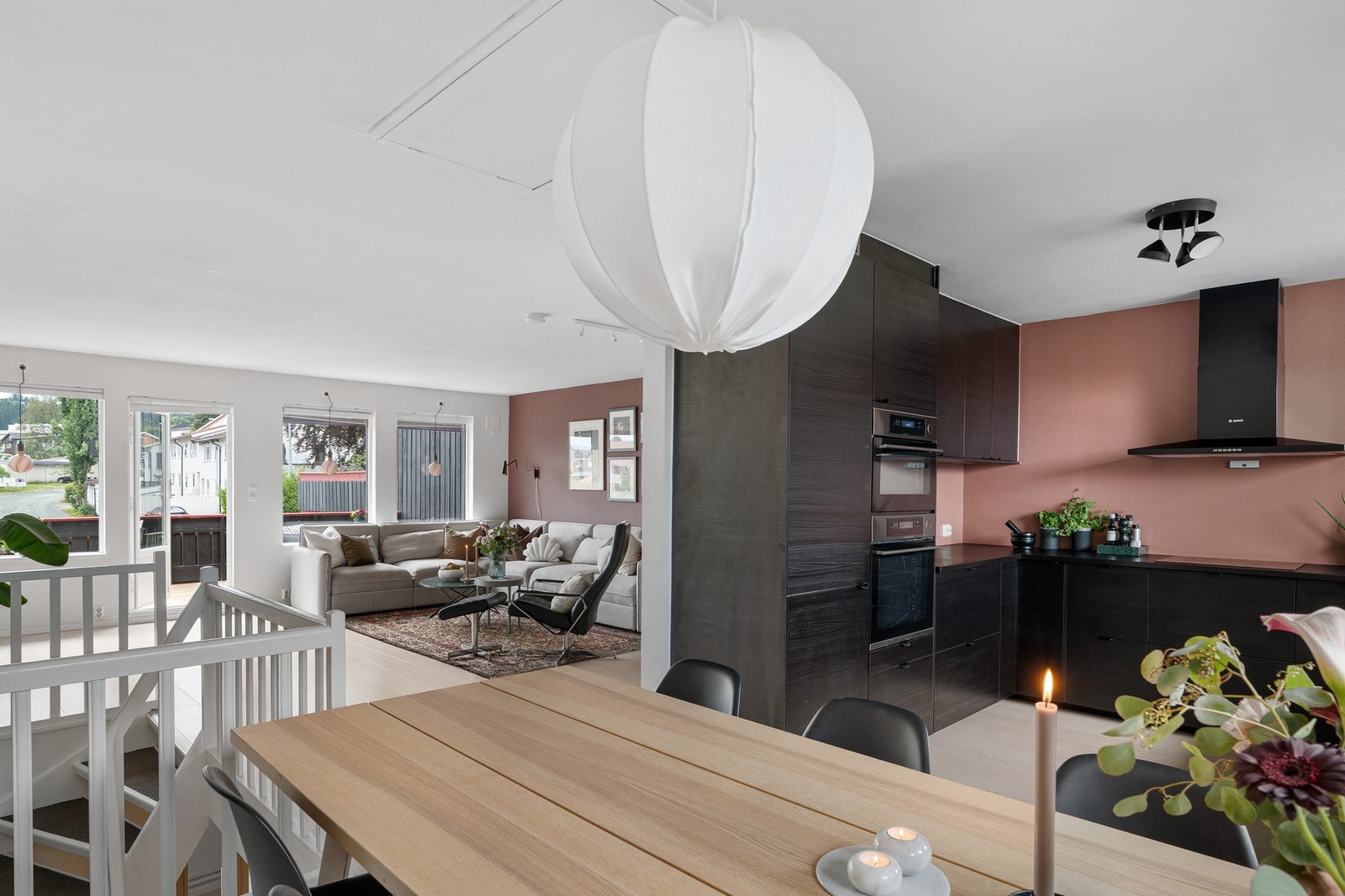 Stue/kjøkkenløsning er på hele 51 kvm. Galleribilde