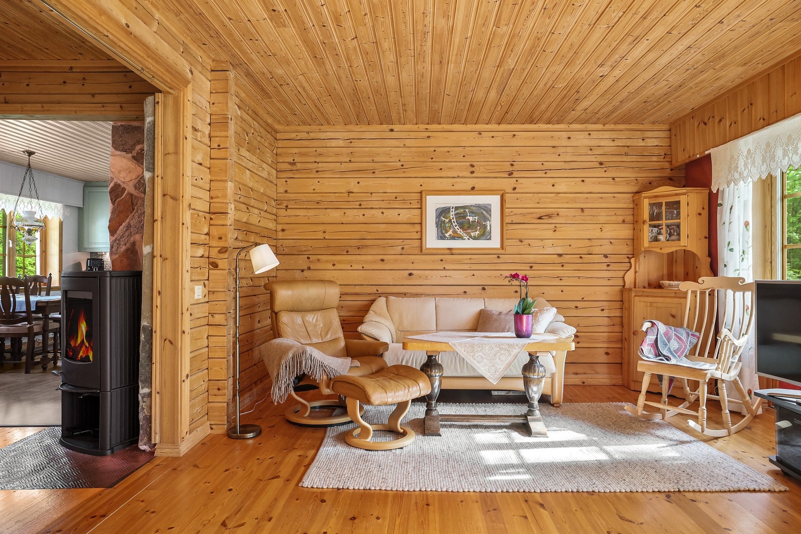 Videre går vi inn i stuen Galleribilde