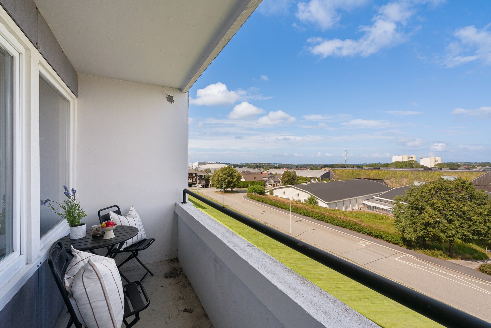 Balkong utenfor kjøkken/allrom Galleribilde