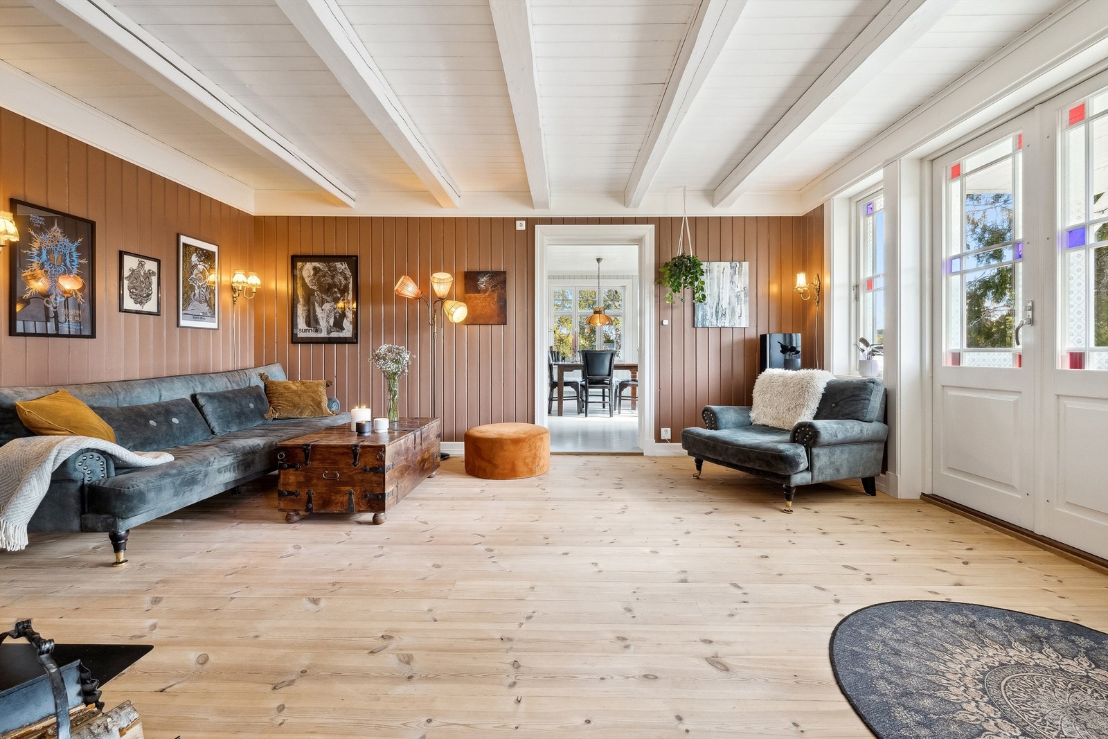 Innbydende og hjemmekoselig med flotte vinduer Galleribilde