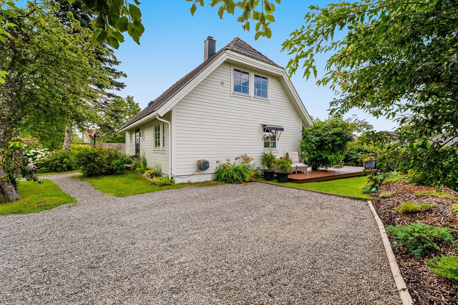 Godt med parkeringsmuligheter på egen tomt Galleribilde