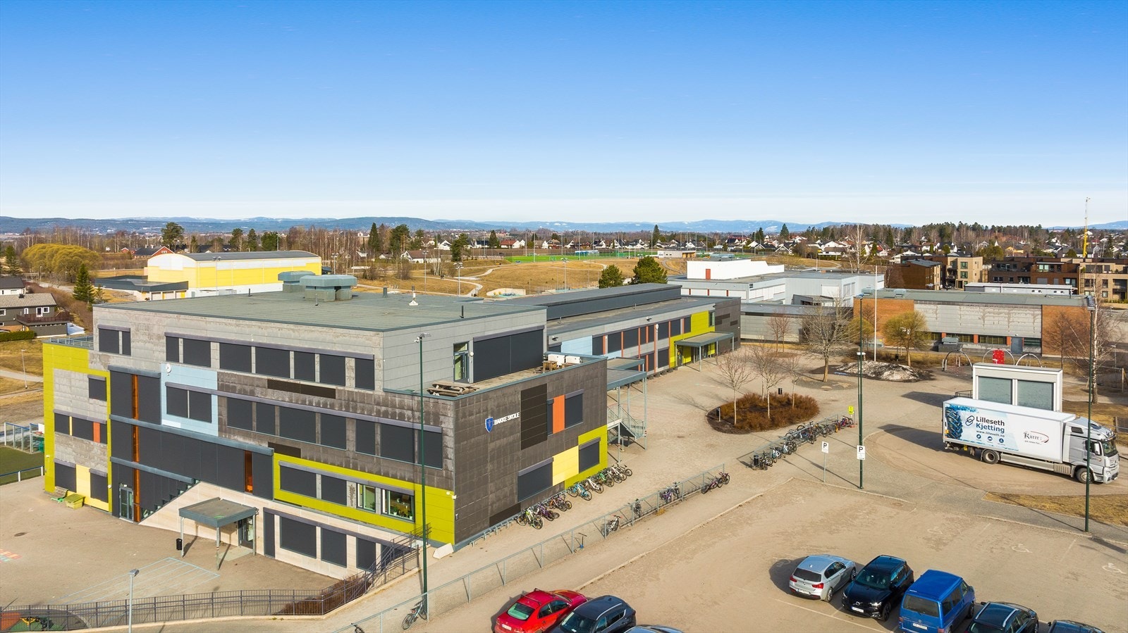 Bakke Barneskole Galleribilde