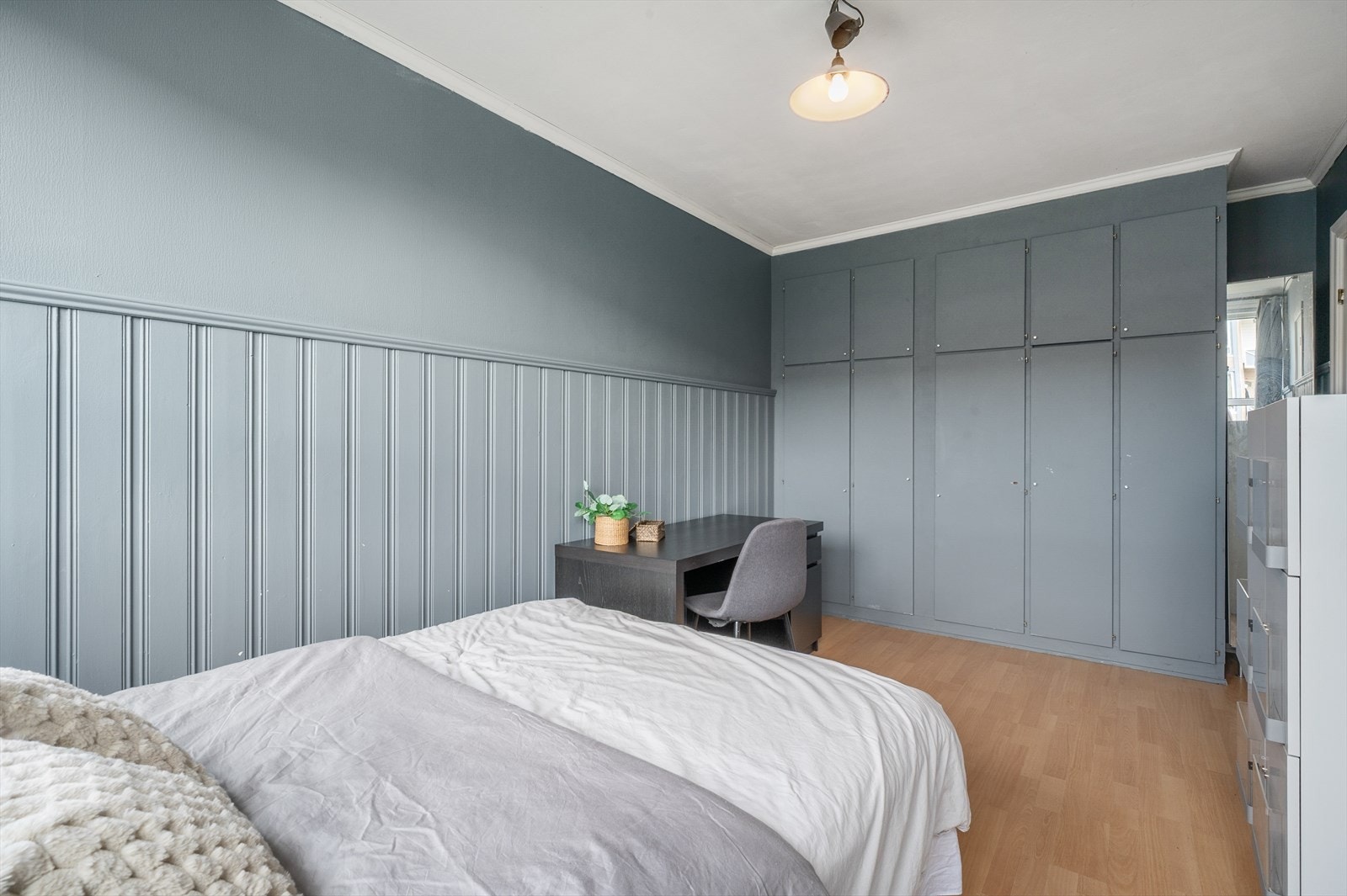 - Merk praktisk innebygd skapløsning - Galleribilde