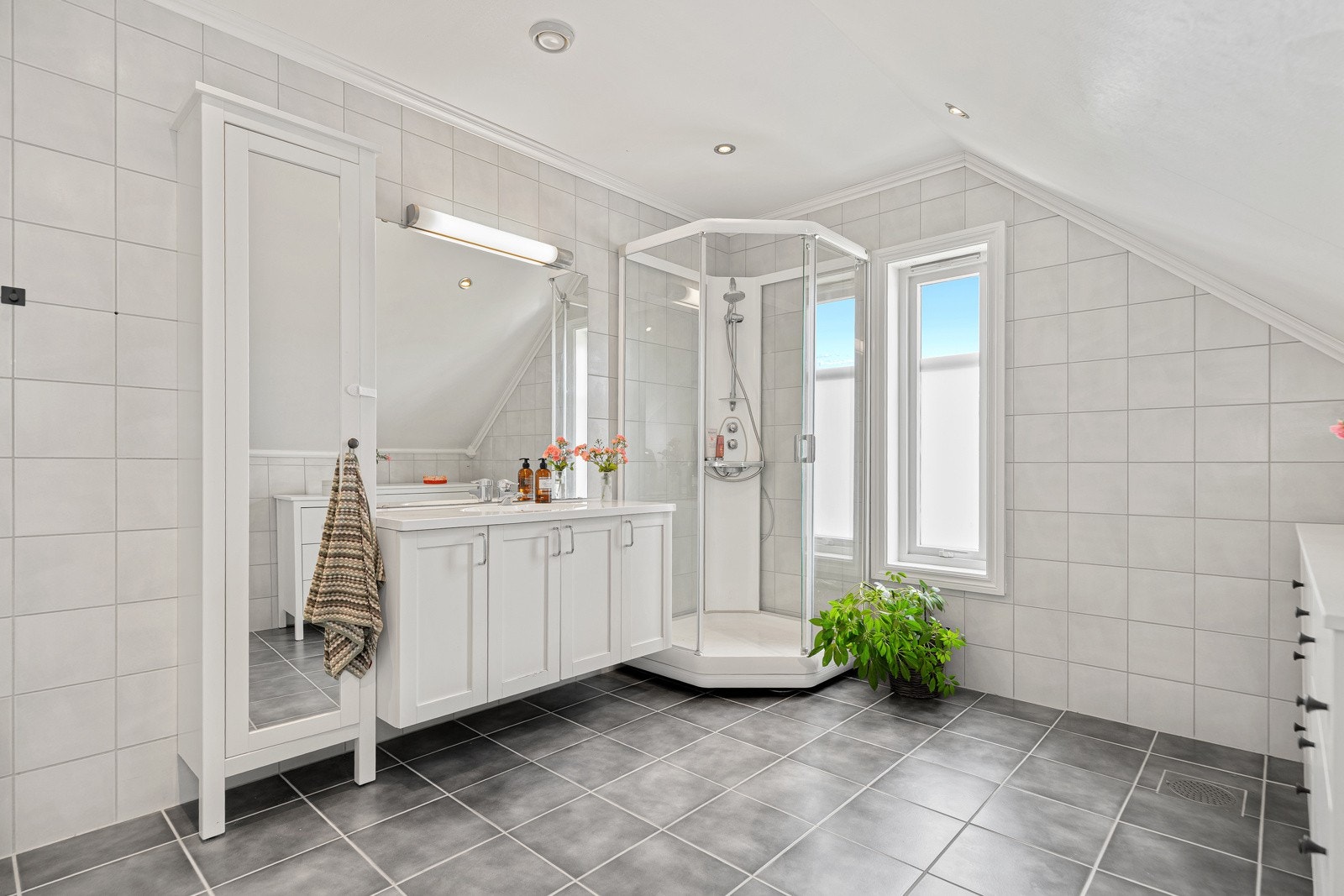 Flislagt bad i 2 etg. Galleribilde