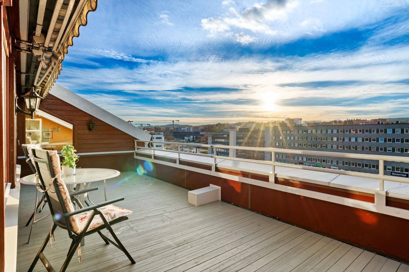 Stor leilighet i toppetasjen med vestvendt terrasse Galleribilde