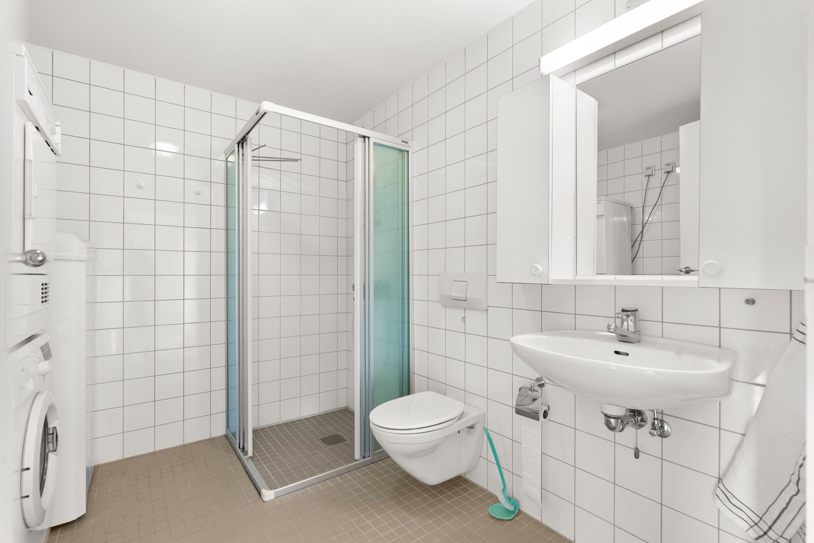 Stort og godt bad med tilknytning til hovedsoverommet Galleribilde