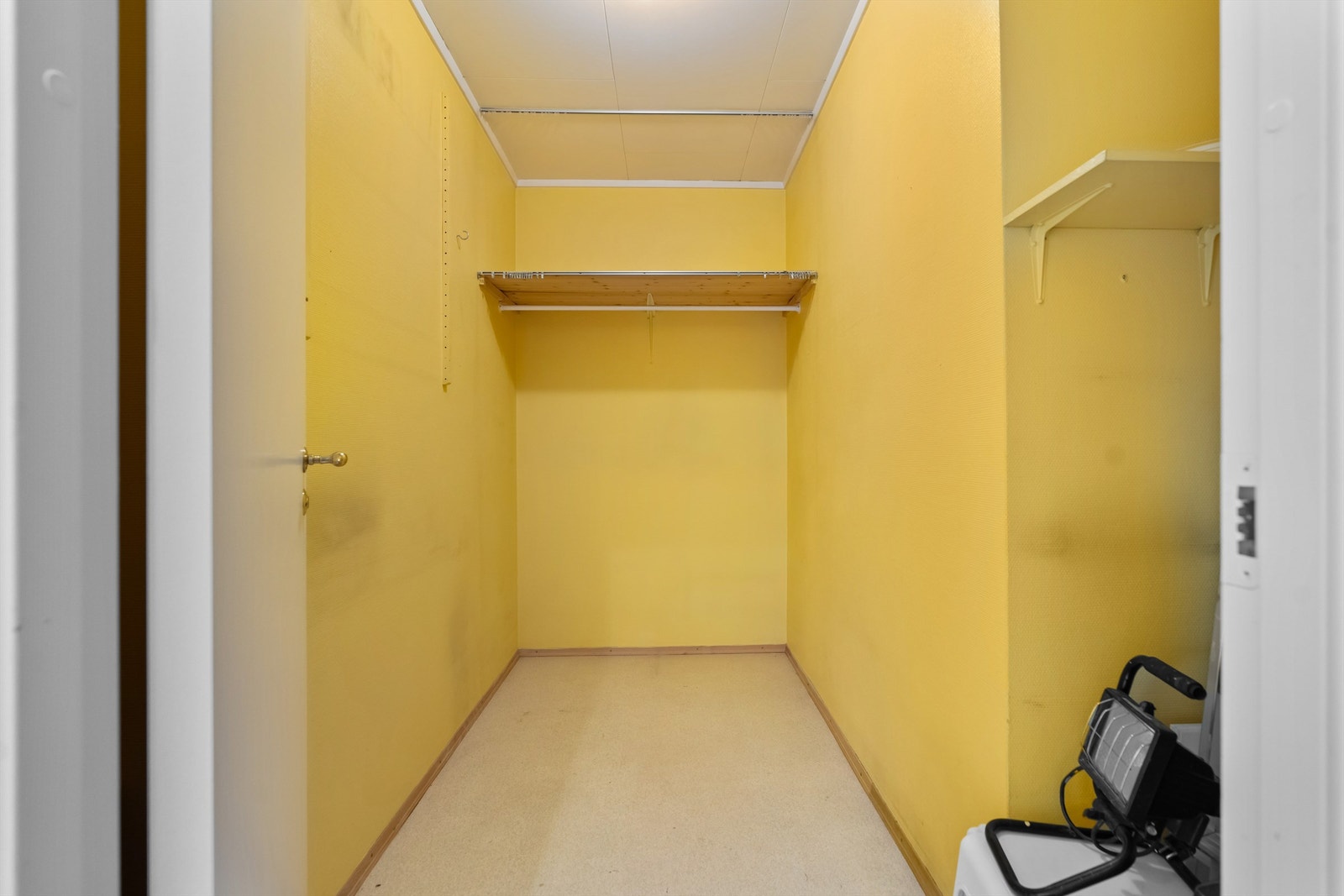 Innvendig bod som kan skapes om til en fin garderobe. Det er også en egen bod i felles gang utenfor leiligheten Galleribilde