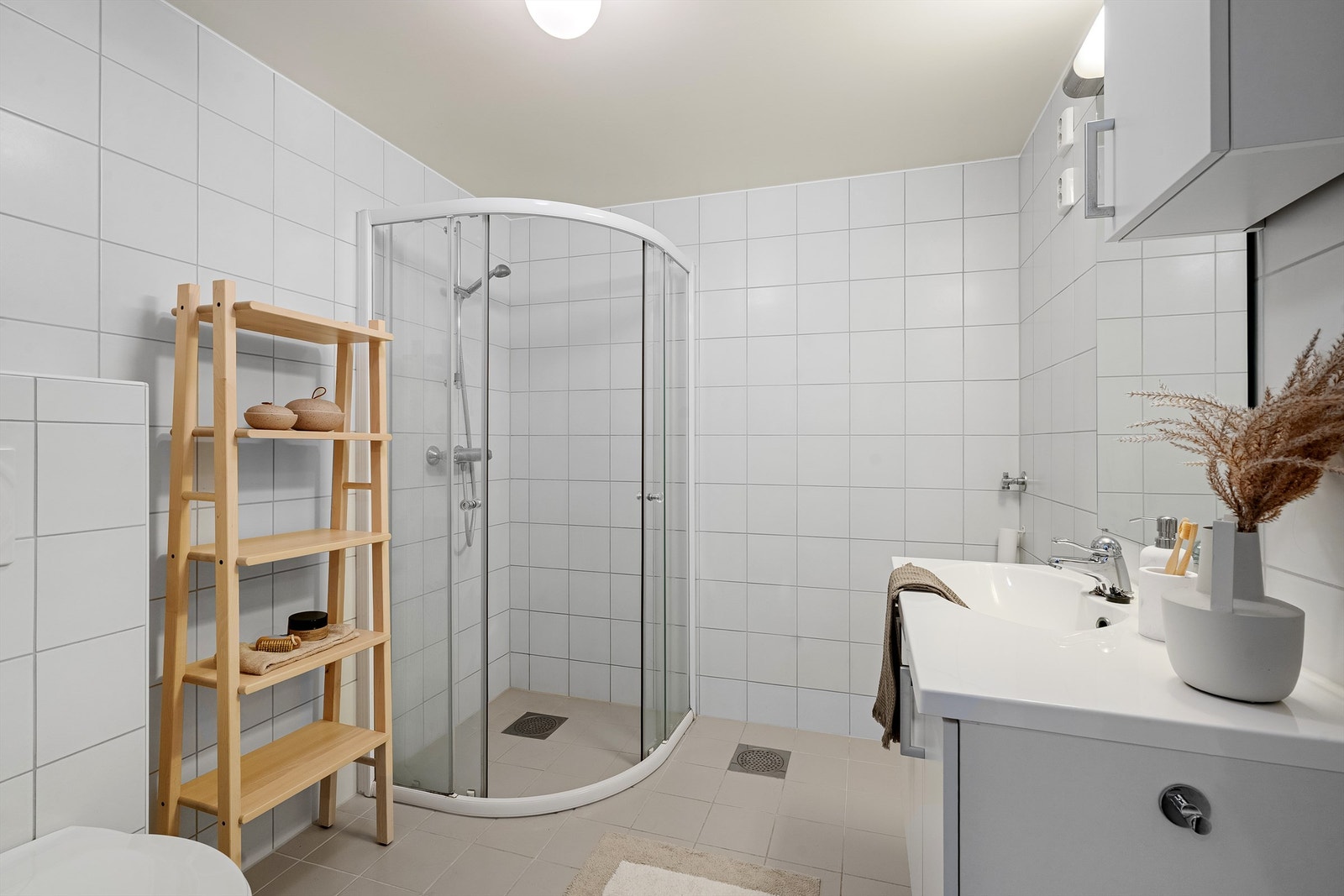Opplegg for vaskemaskin og tørketrommel. Galleribilde