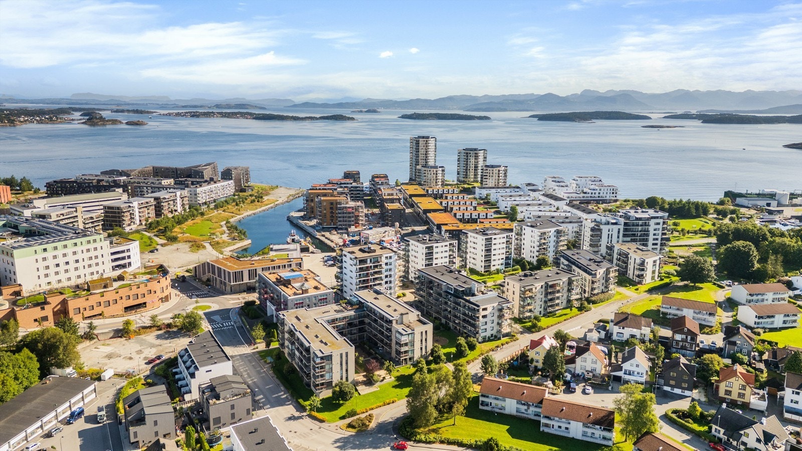 Lene Hviding v/Krogsveen har gleden av å presentere Breivikveien 21A. Galleribilde