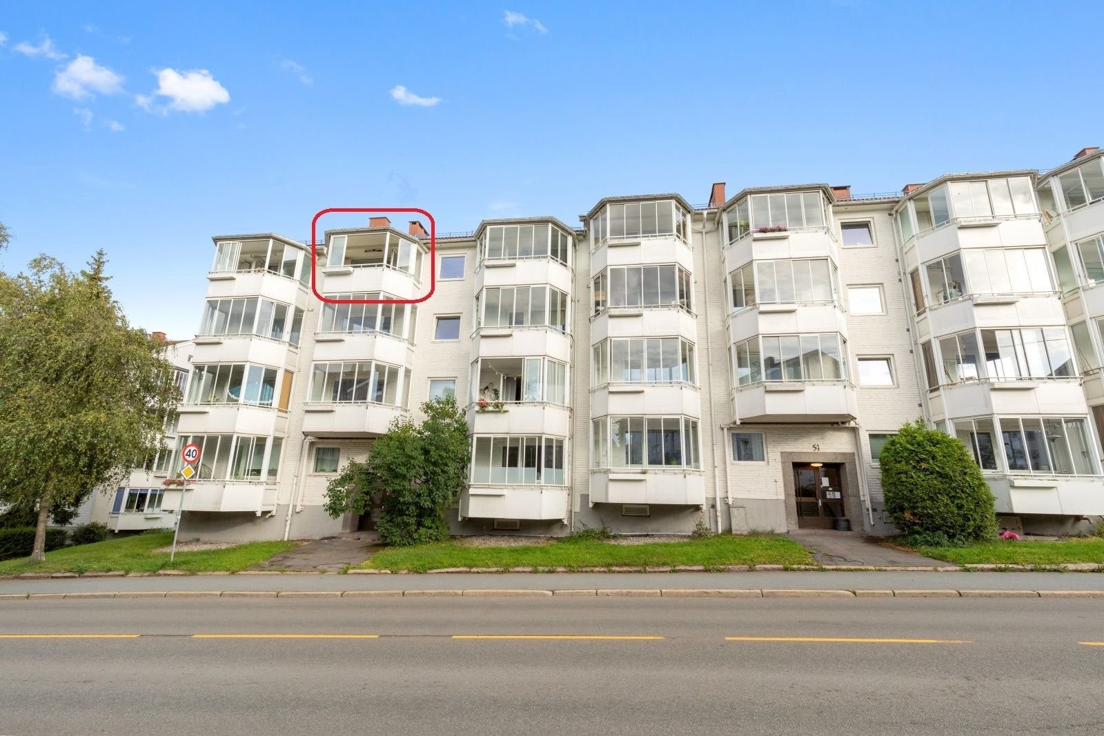 Se markering for leilighetens plassering i blokken. Galleribilde