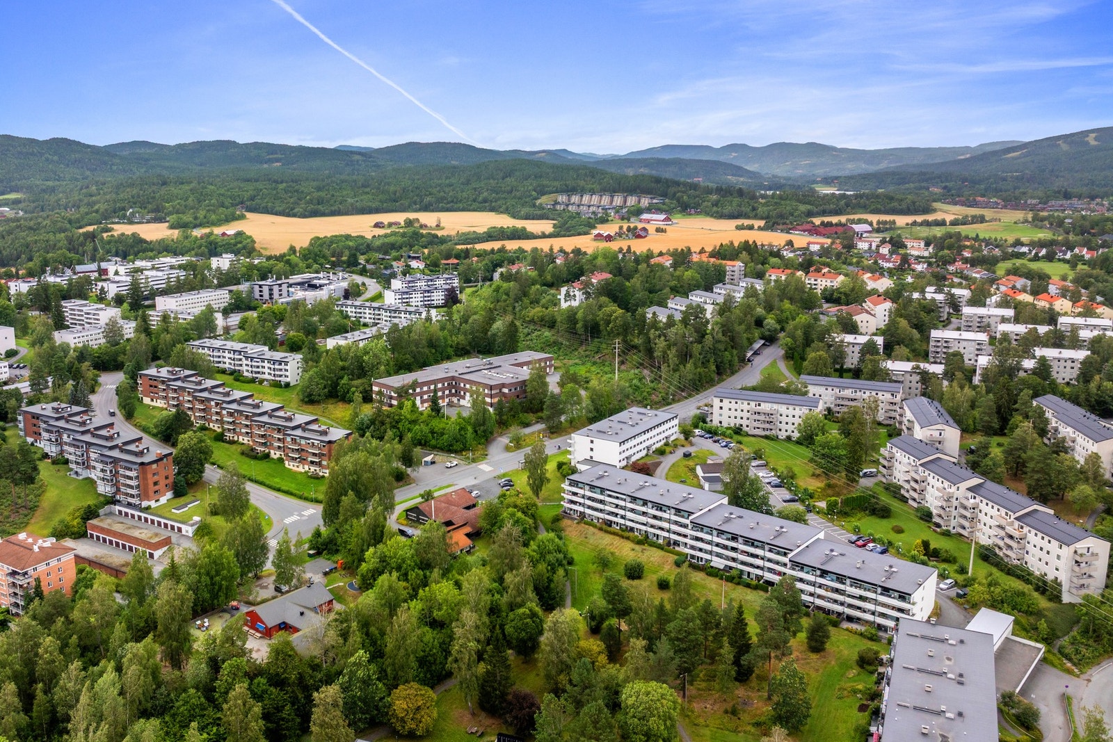 Tilbaketrukket og skjermet beliggenhet i et attraktivt boligområde Galleribilde