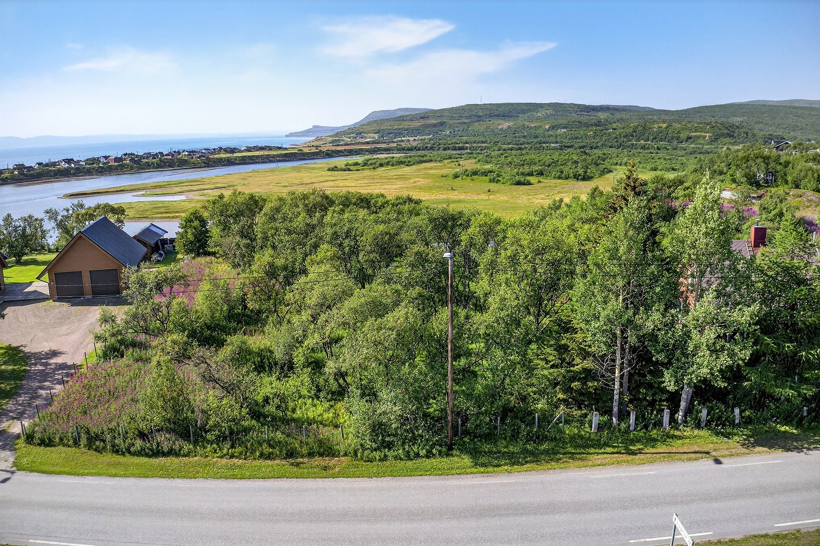 Her er det kun 200 meter til skole og barnehage! Galleribilde