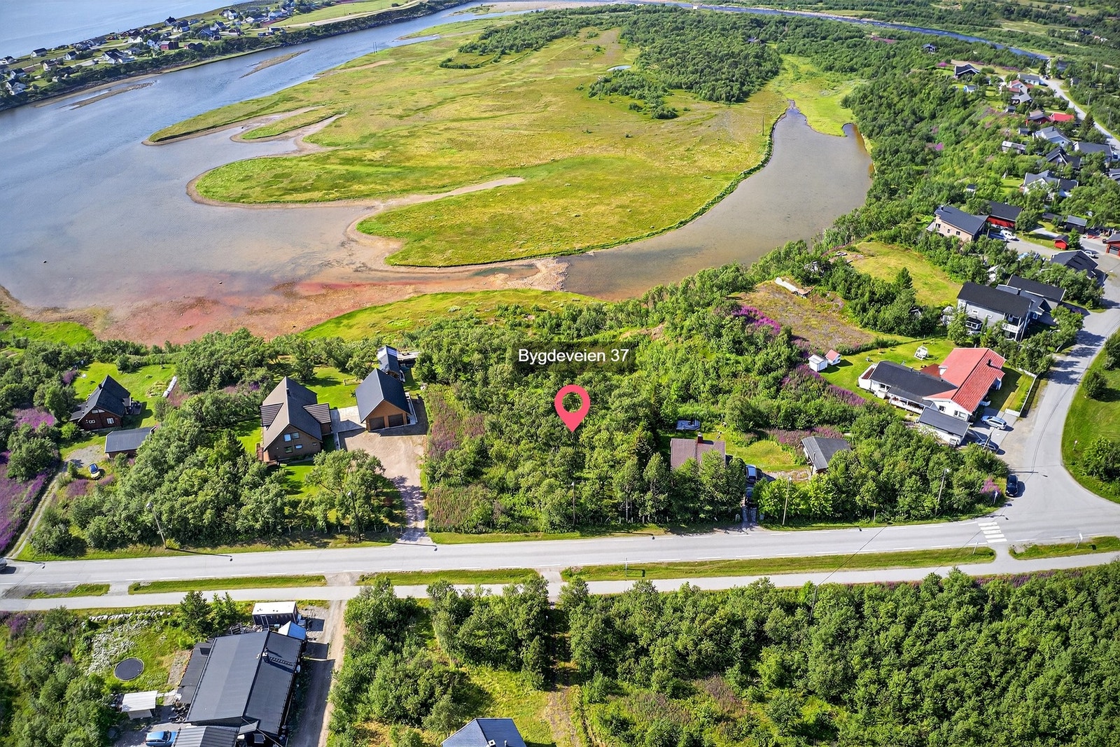 Videre er det umiddelbar nærhet til turområder og skiløyper. Galleribilde