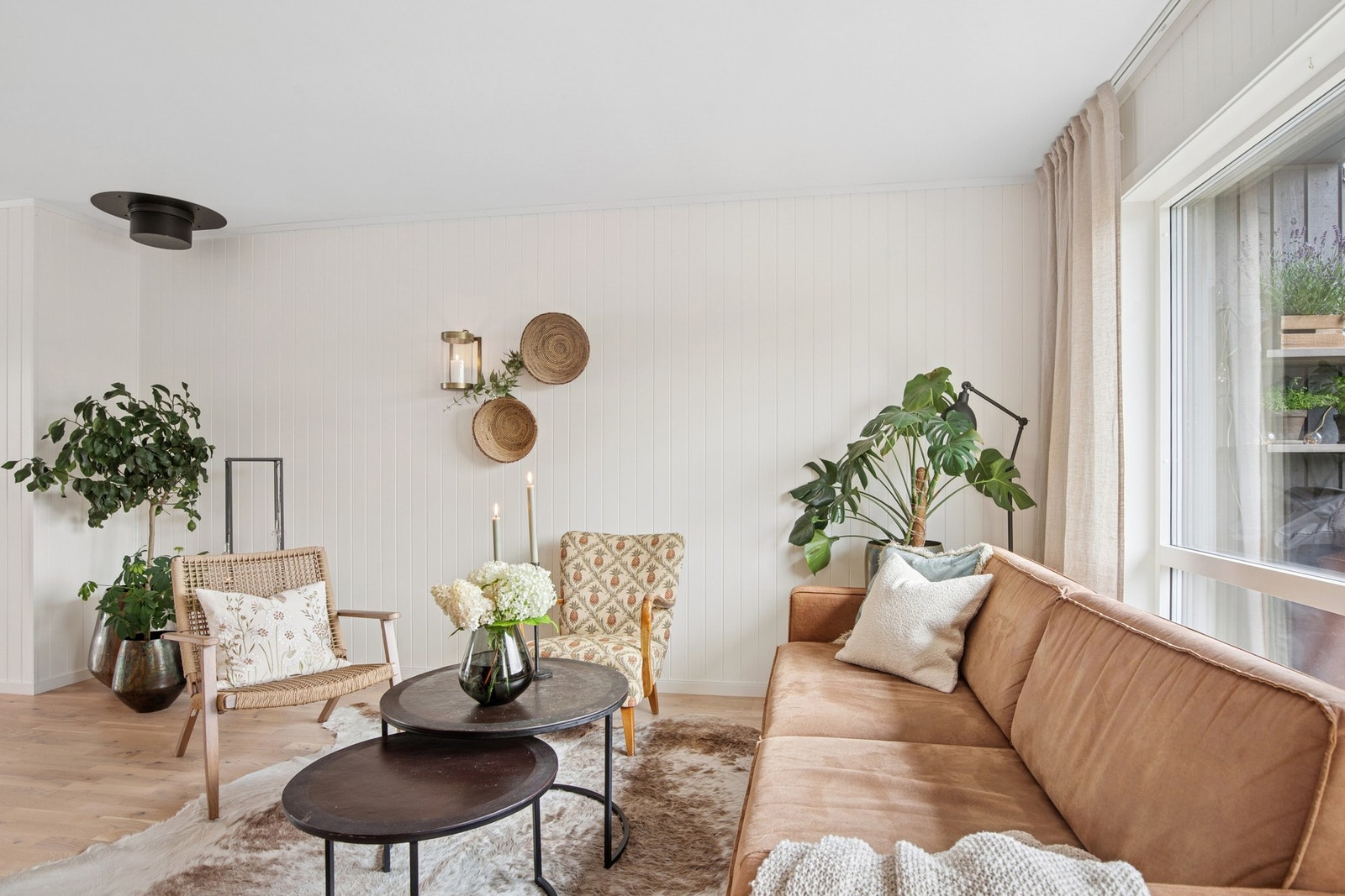 Det er opplegg for peisovn i stuen. Galleribilde