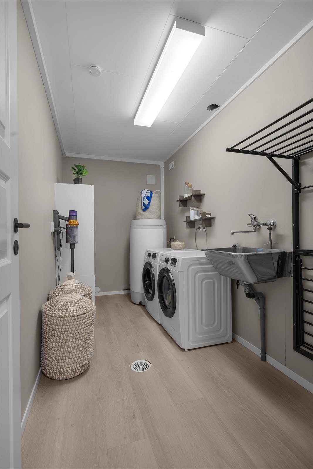 Vaskerom Galleribilde