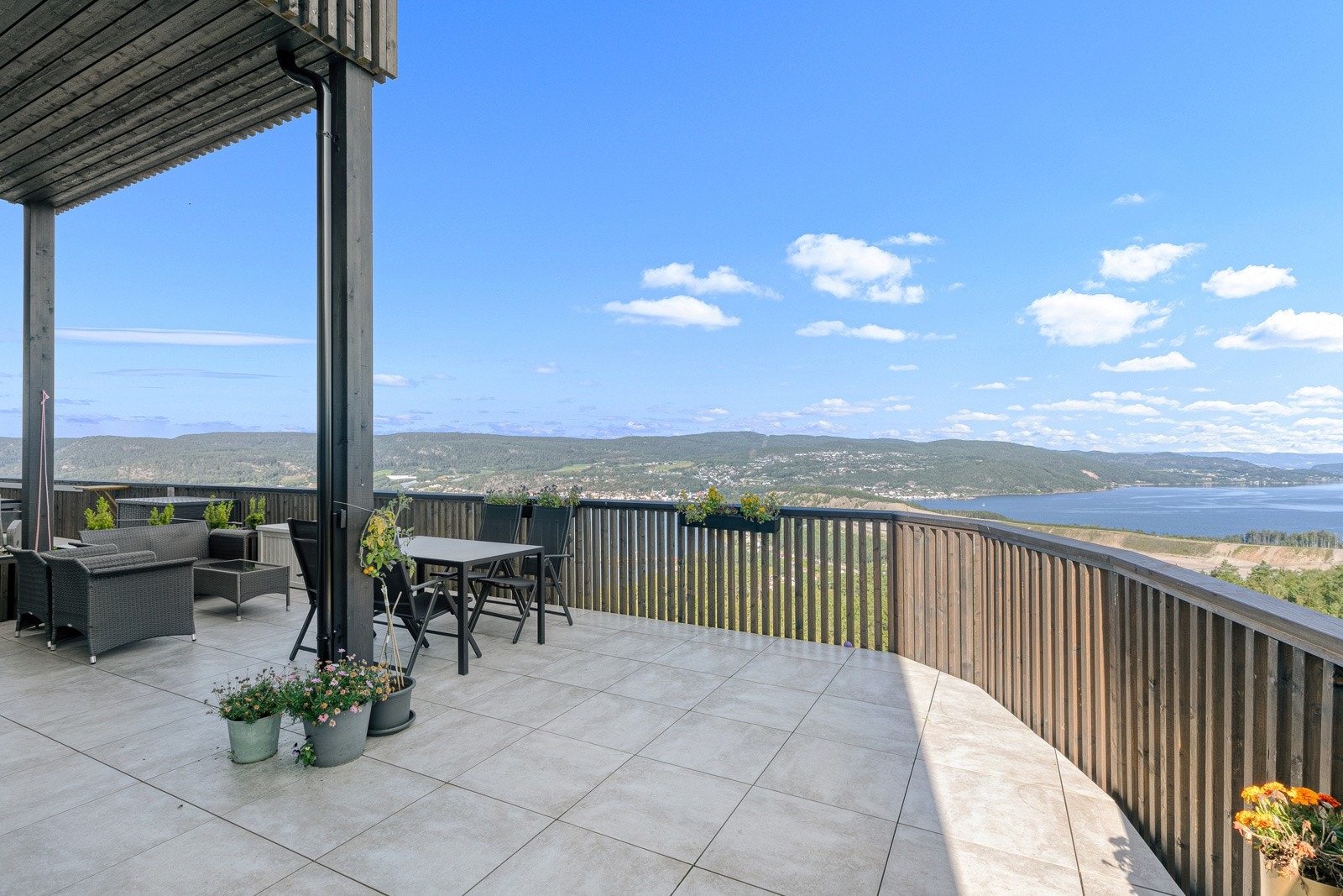 Her kan sene sommerkvelder nytes! Galleribilde