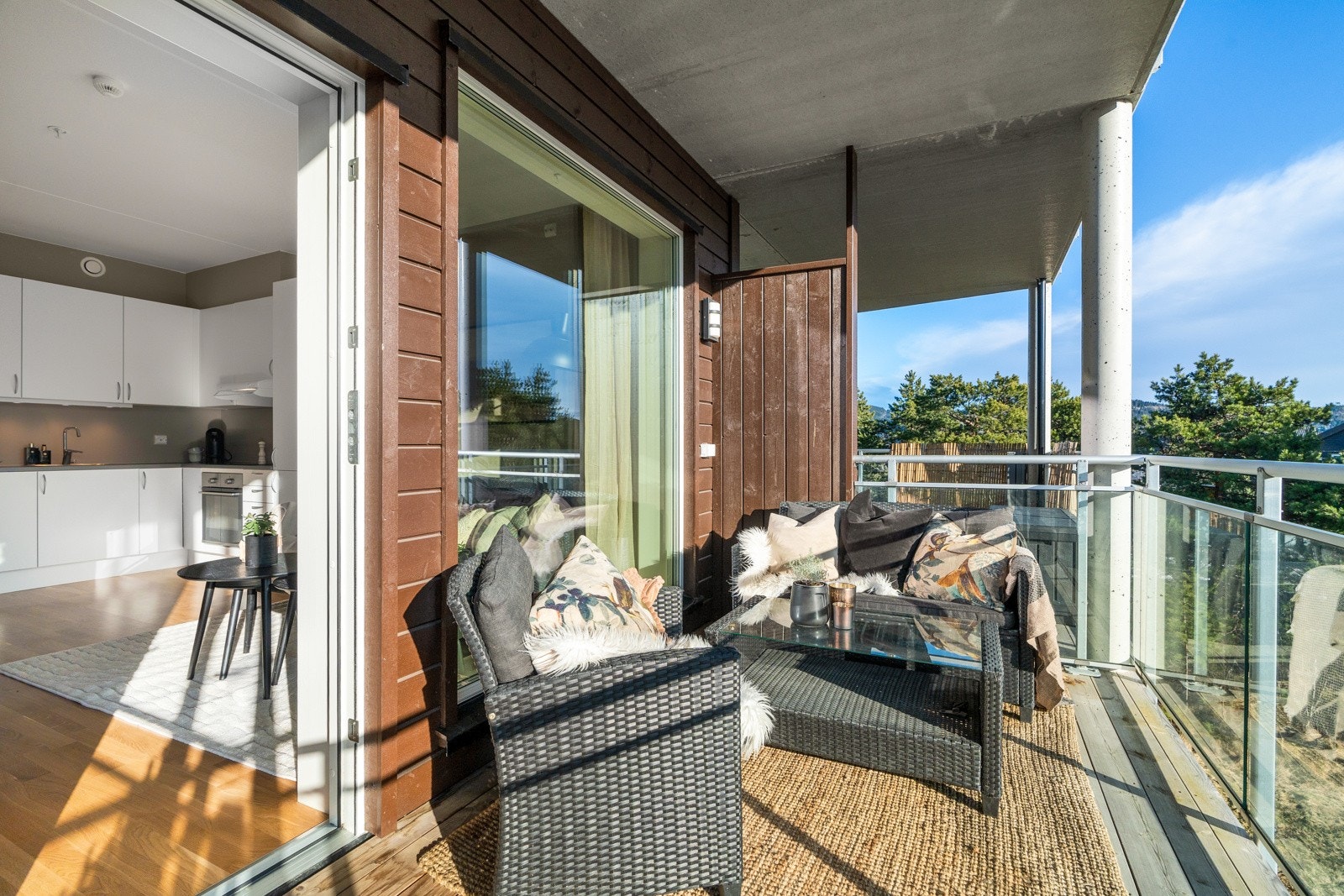 Balkongen er på ca. 8 kvm Galleribilde