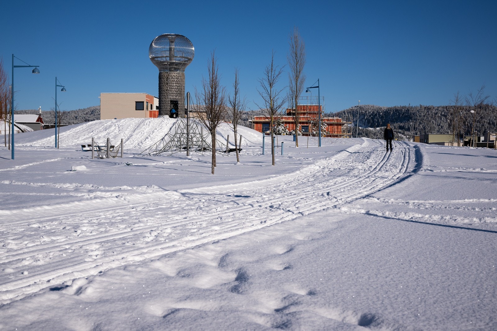 "Ski-in ski-out" Like ved ytterdøren finner man preparerte skiløyper på snørike vinterdager Galleribilde