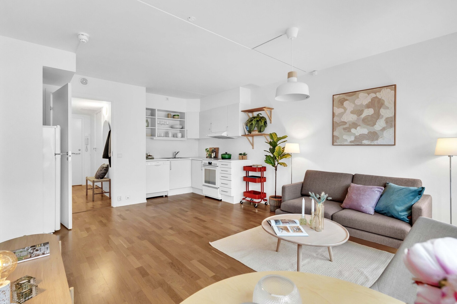 Nymalte innvendige overflater utført av malerfirma i 2024. Galleribilde