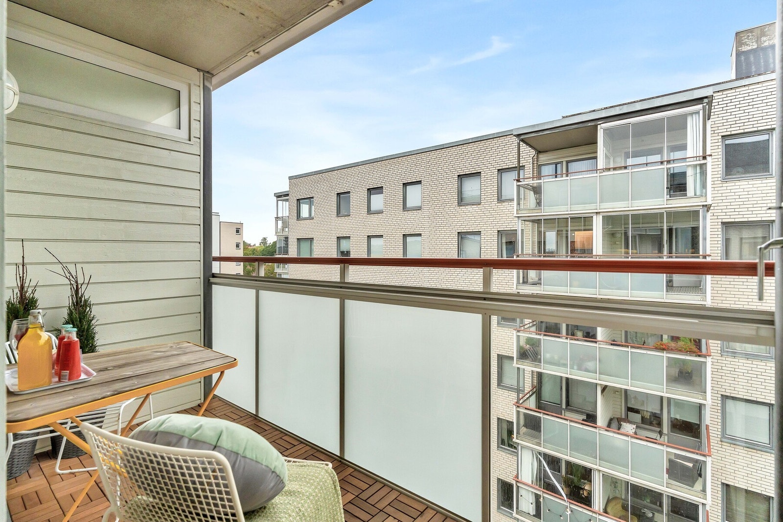 Boligen har mange gode fasiliteter med blant annet balkong, felles takterrasse og garasjeplass! Galleribilde