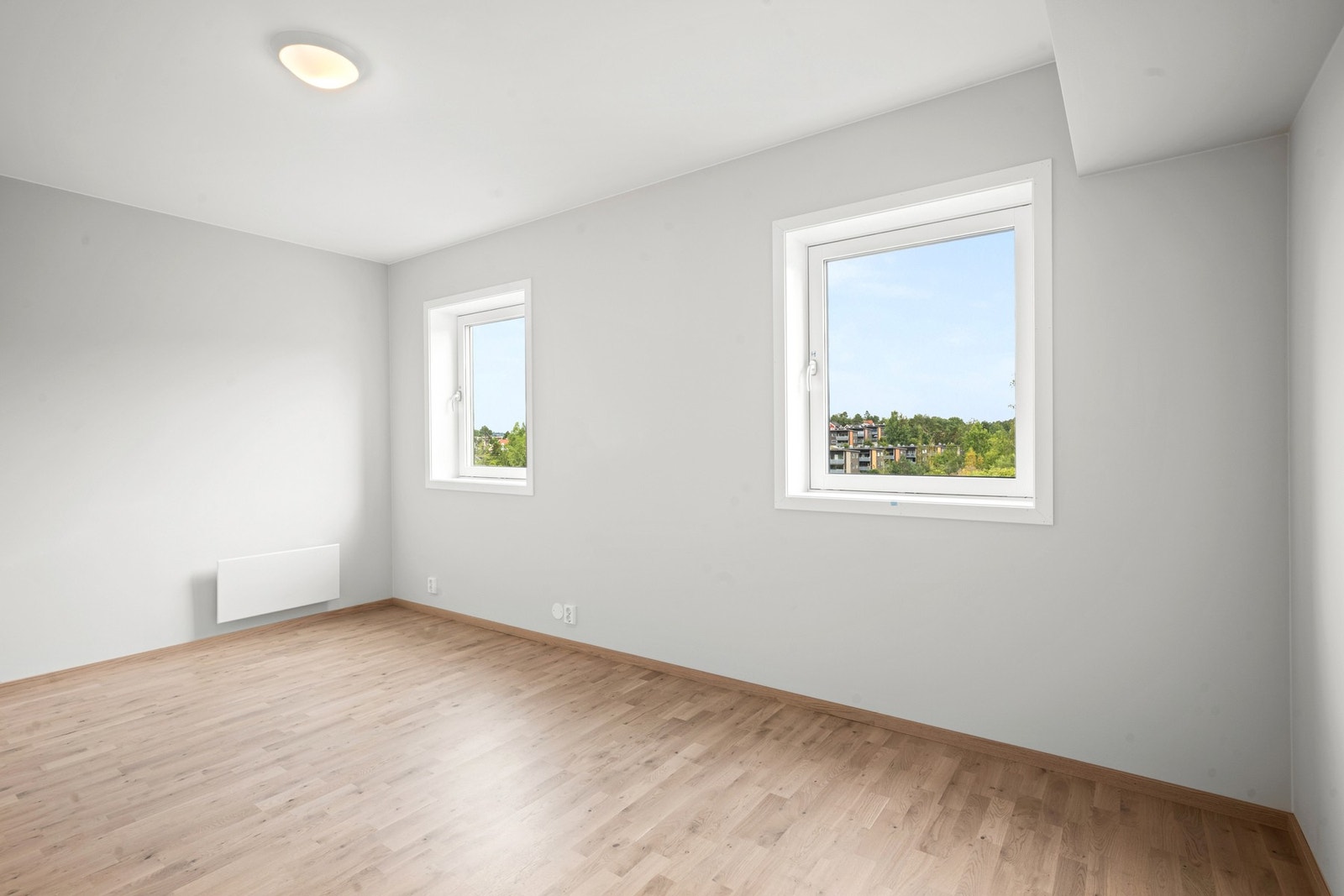 Leiligheten har to soverom, dette er hovedsoverommet. Galleribilde