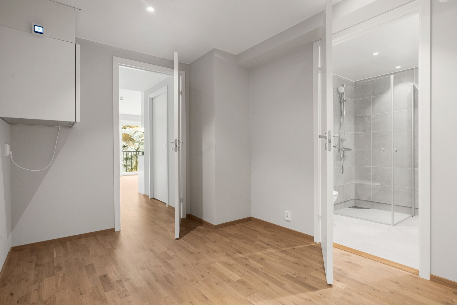 Velkommen inn i en meget romslig entre. Galleribilde