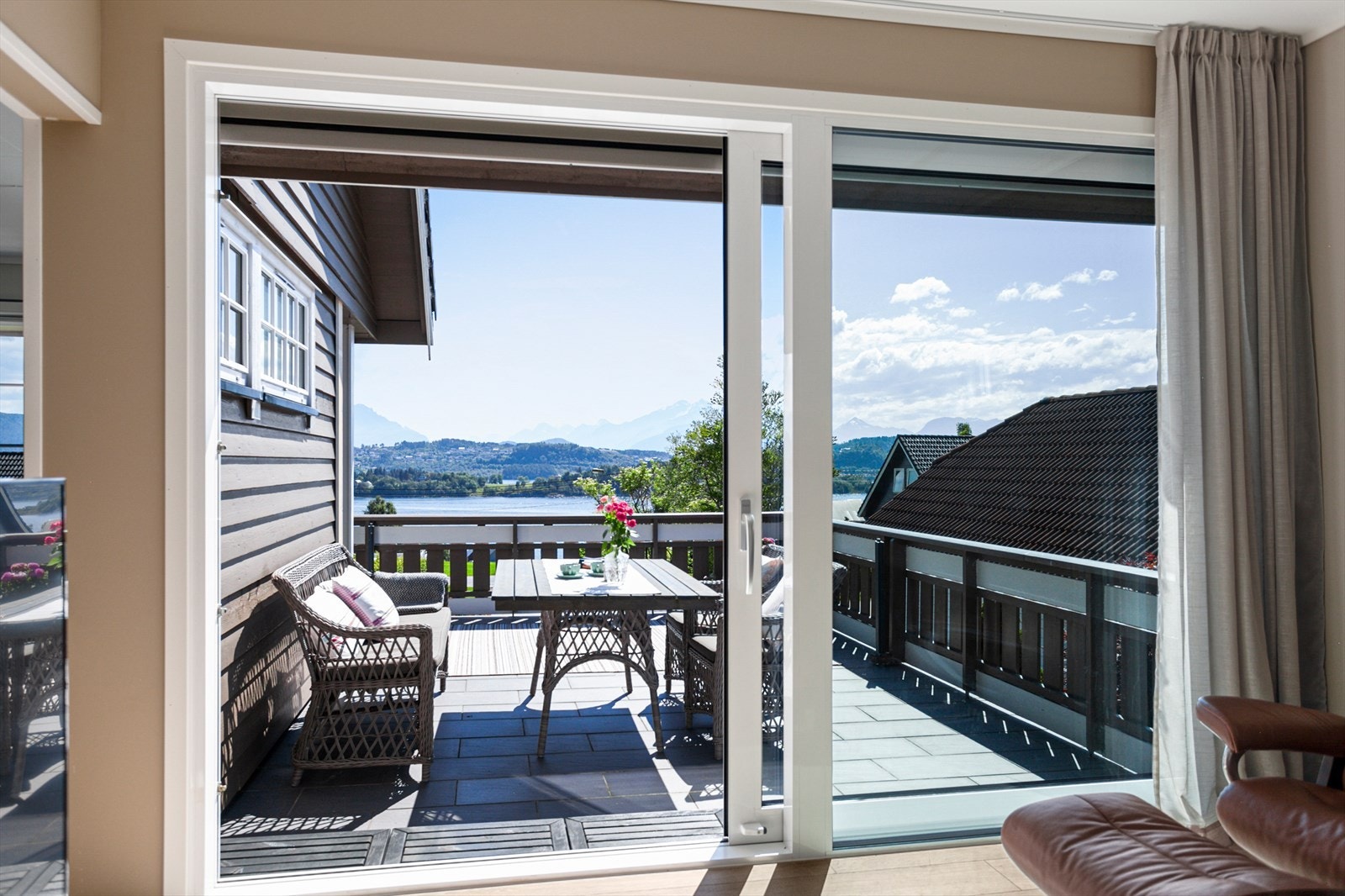 Med utgang til veranda/hage Galleribilde