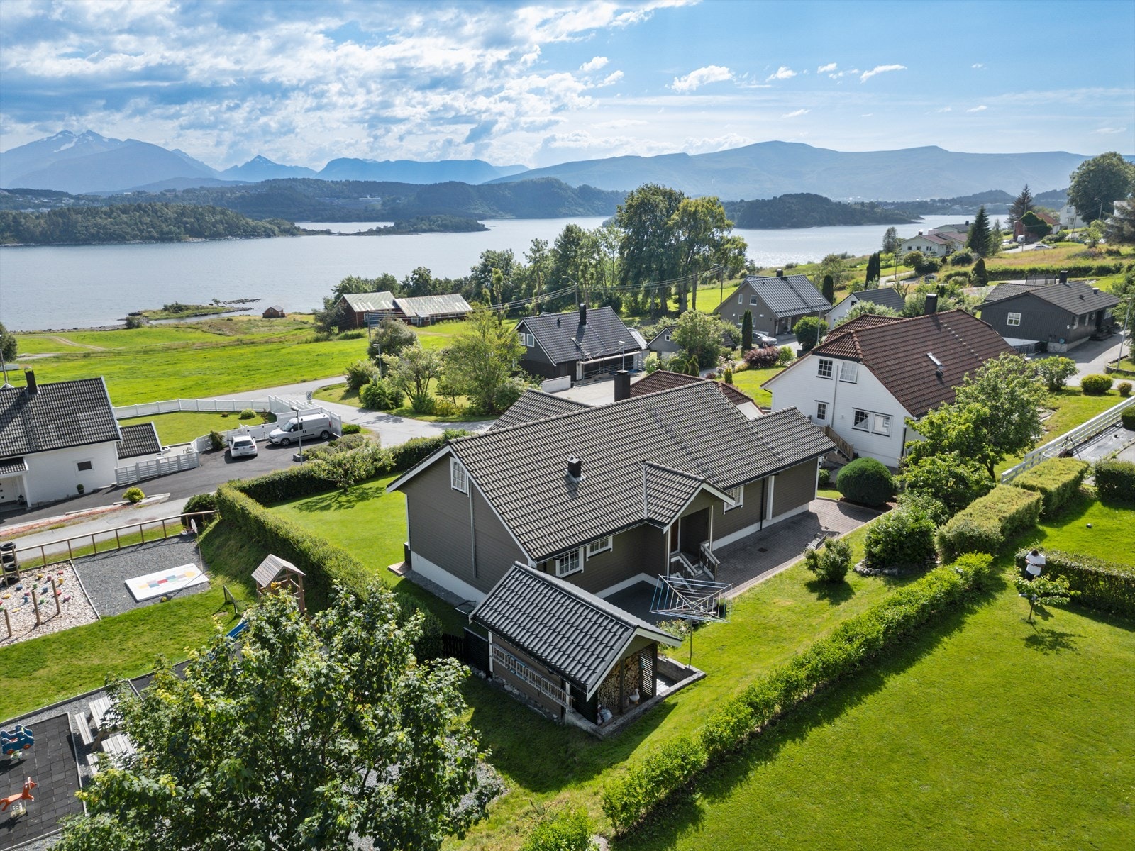 Veletablert og attraktivt nabolag Galleribilde