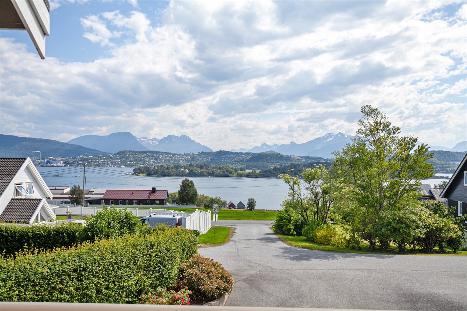 Nydelig utsikt fra tomten Galleribilde