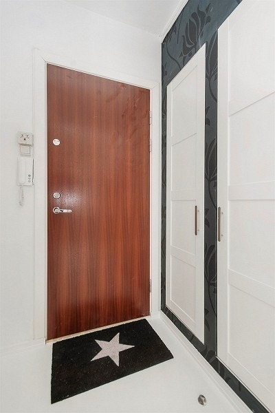 Entre med innebygget garderobe Galleribilde