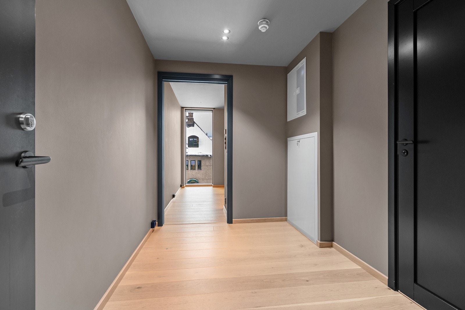 Romslig gang Galleribilde