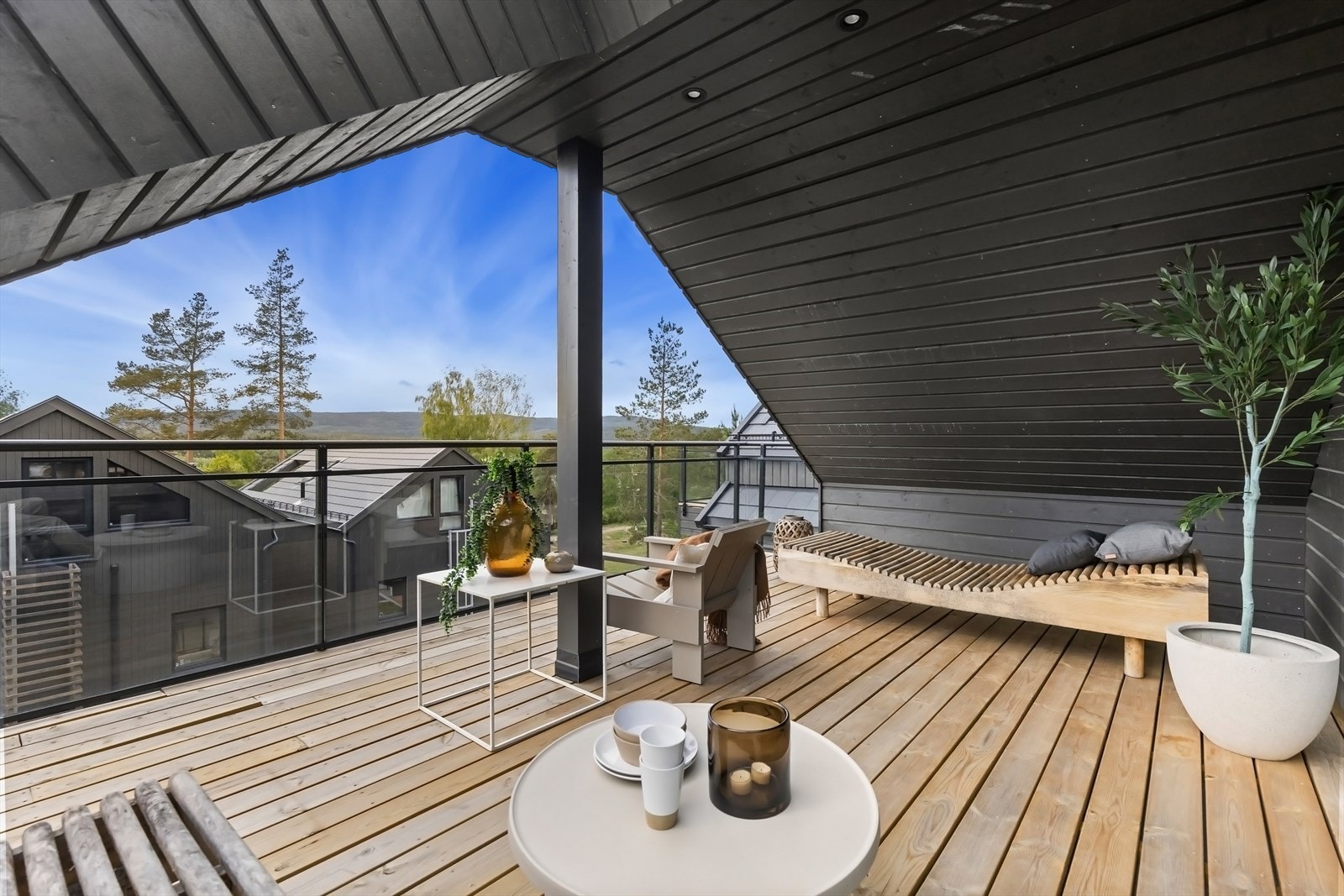 Takterrasse med gode solforhold og hyggelig utsyn. Galleribilde