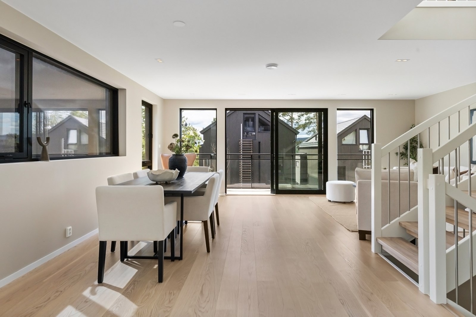 Boligen er malt i lyse og delikate farger. Galleribilde