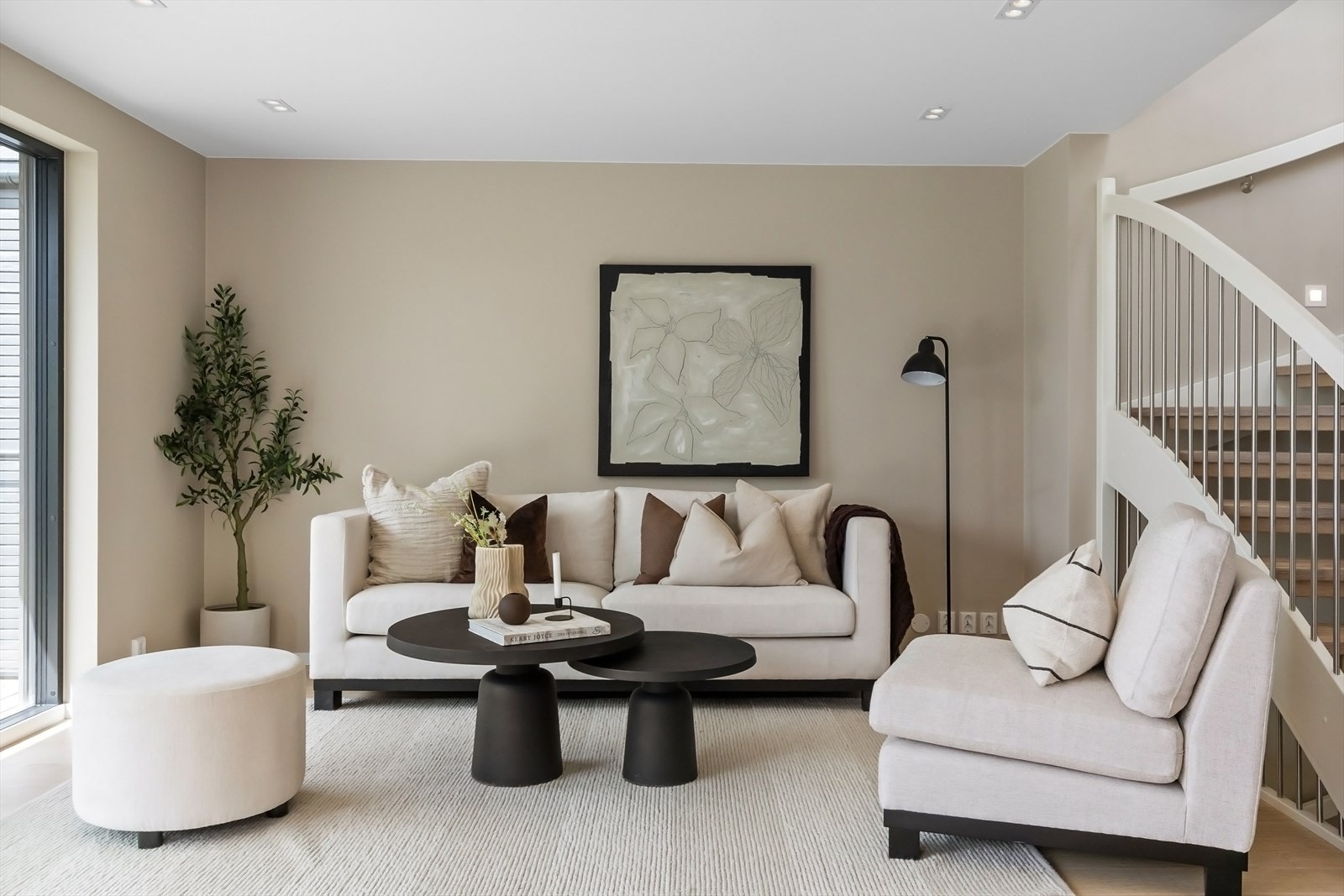 Lys og luftig stue. Galleribilde