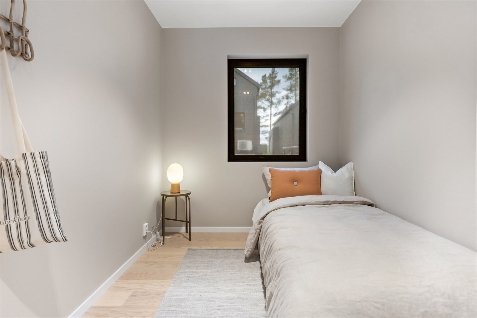 Lyst og luftig soverom. Galleribilde